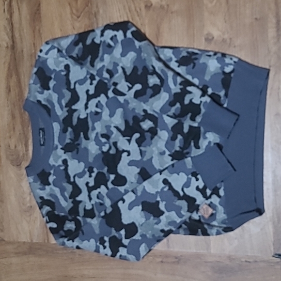 Simply Southern Sweaters - 2/$10 SIMPLY SOUTHERN CAMO SWEATER- SIZE SMALL